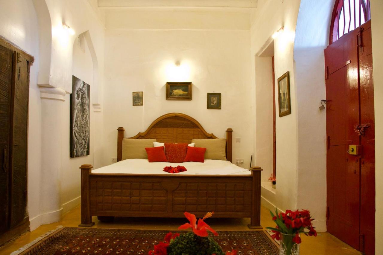 Guest house The House Of Royals *