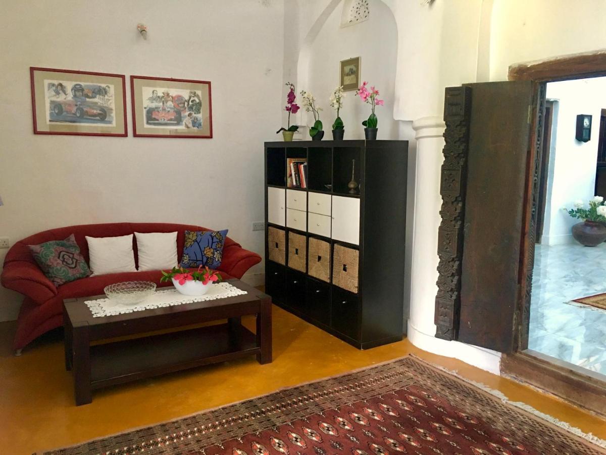 The House Of Royals Guest house