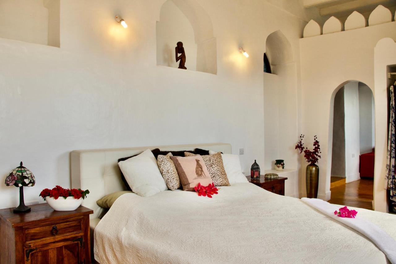 The House Of Royals Guest house